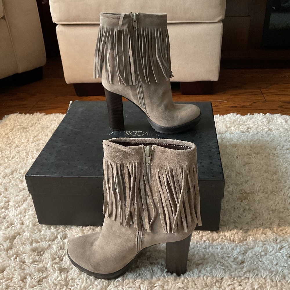 💐BNIB💐 Marc Cain Tan Suede Ankle High Heeled Boot - size 6